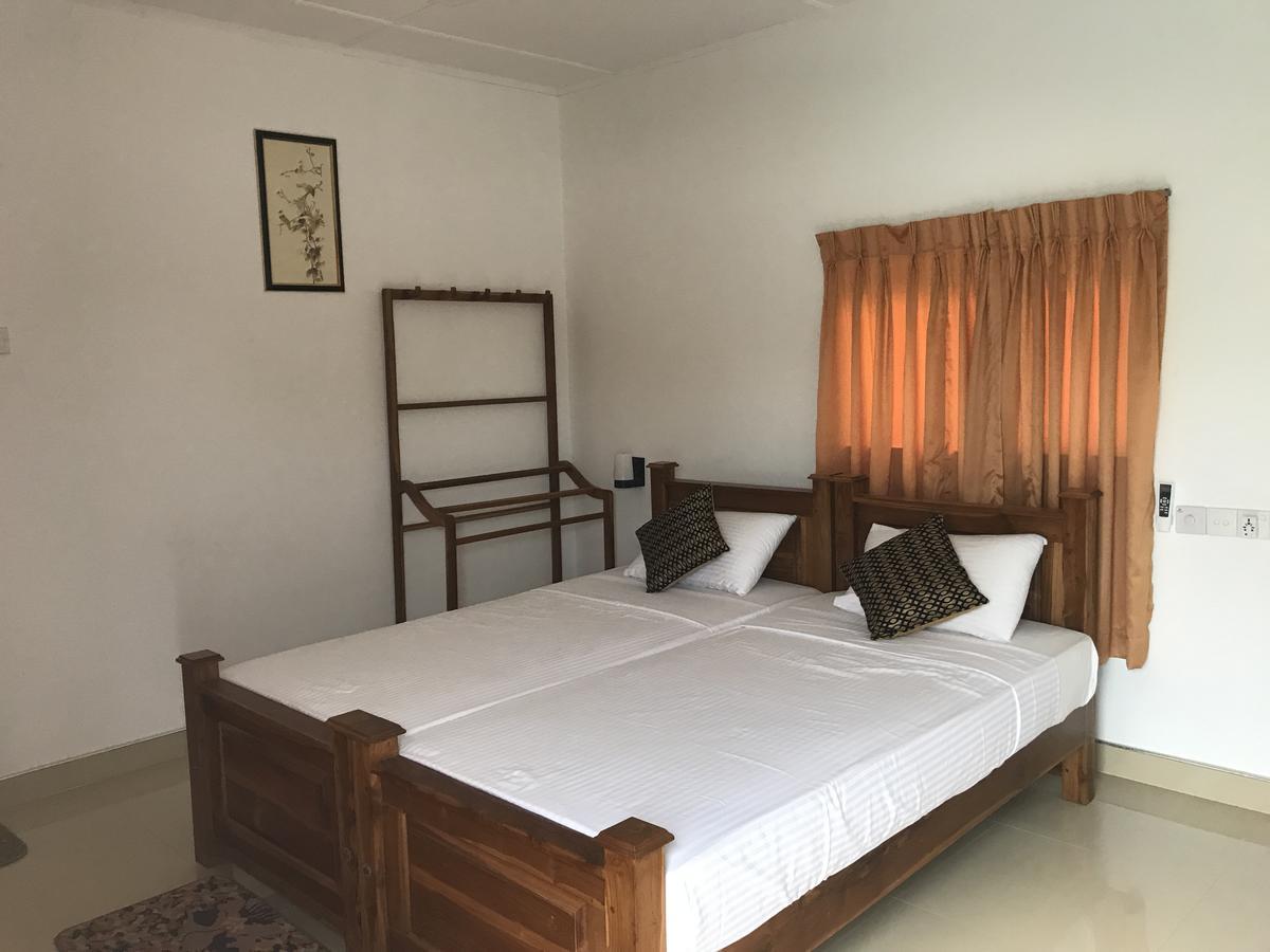 Deshani Holiday Inn Dambulla Exterior foto