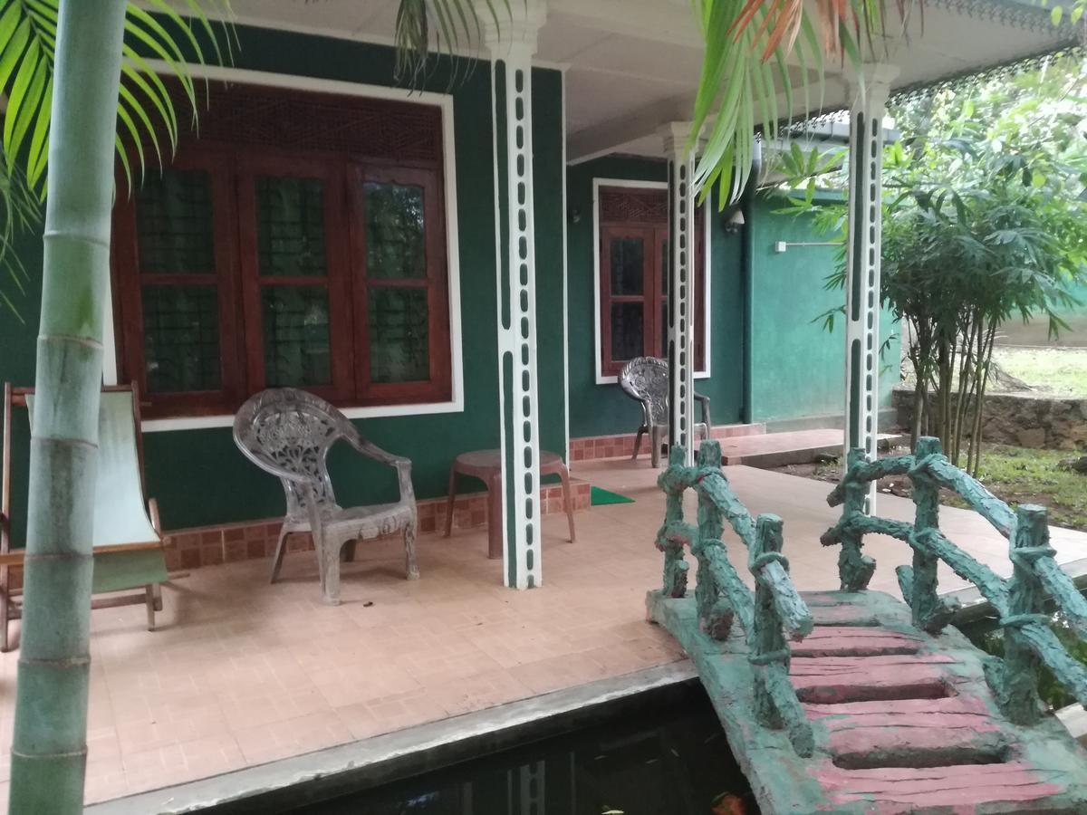 Deshani Holiday Inn Dambulla Exterior foto