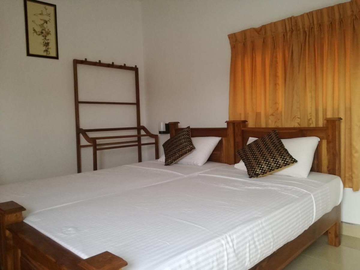 Deshani Holiday Inn Dambulla Exterior foto