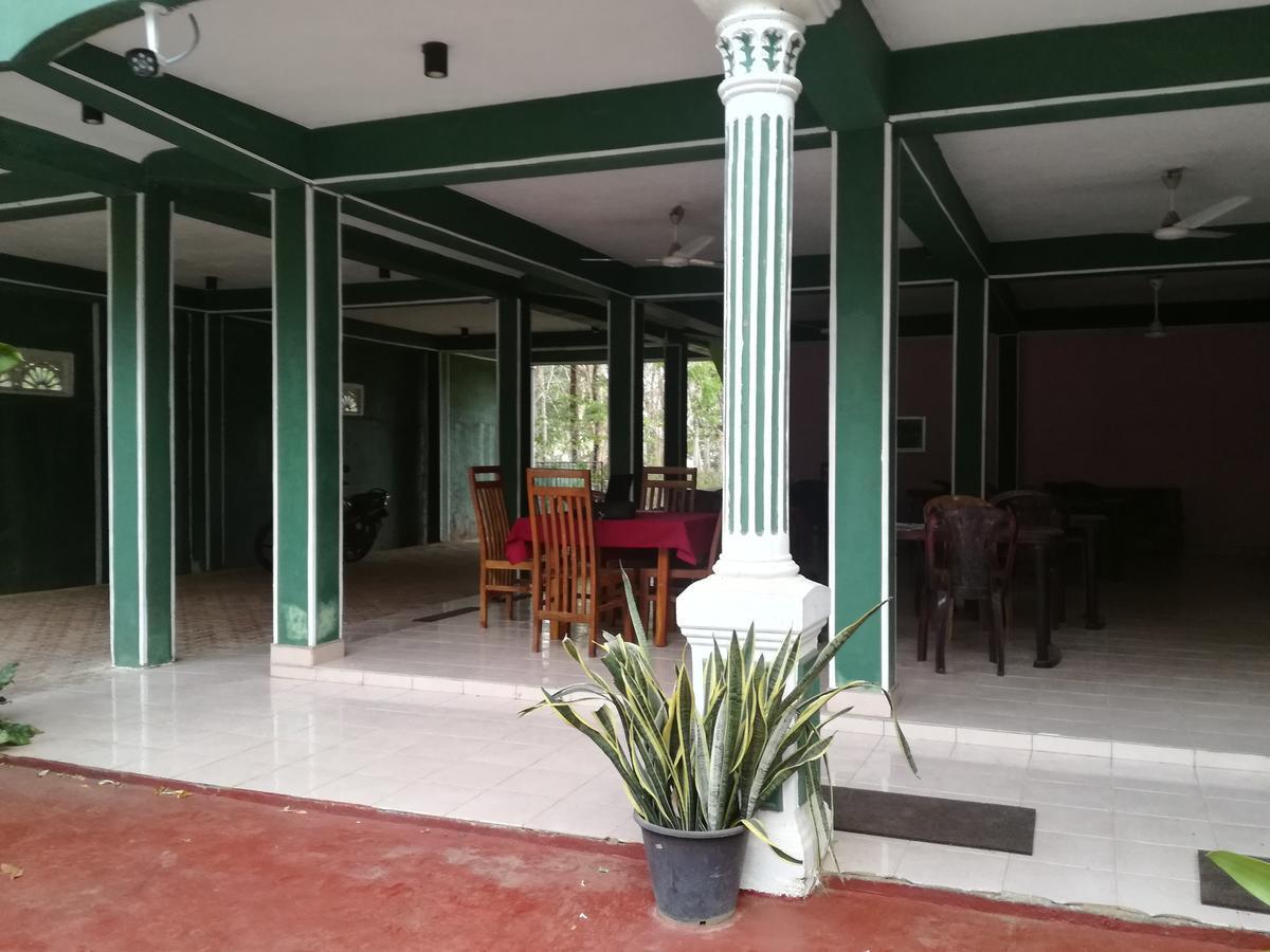 Deshani Holiday Inn Dambulla Exterior foto
