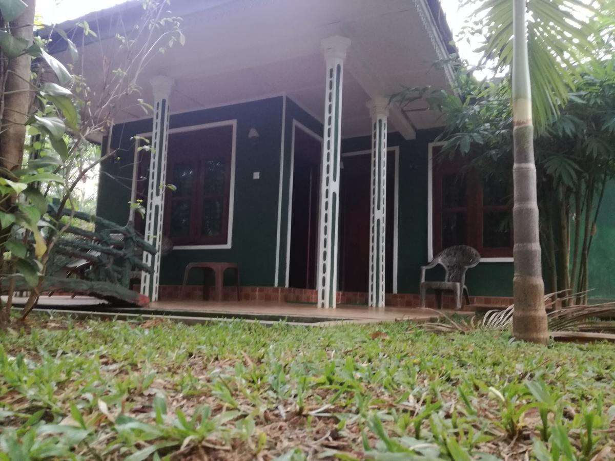 Deshani Holiday Inn Dambulla Exterior foto
