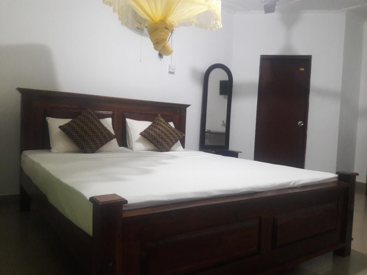 Deshani Holiday Inn Dambulla Exterior foto