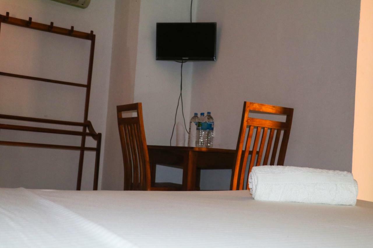 Deshani Holiday Inn Dambulla Exterior foto