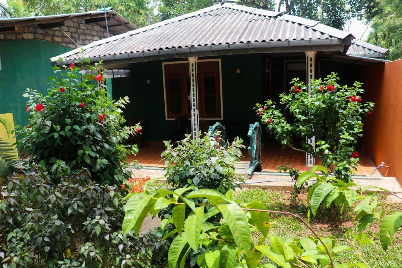 Deshani Holiday Inn Dambulla Exterior foto