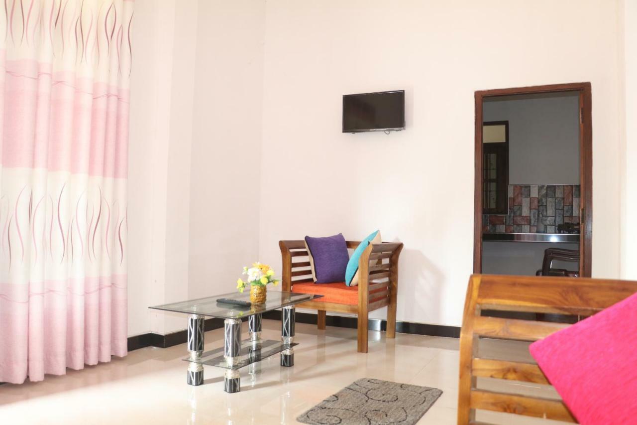 Deshani Holiday Inn Dambulla Exterior foto